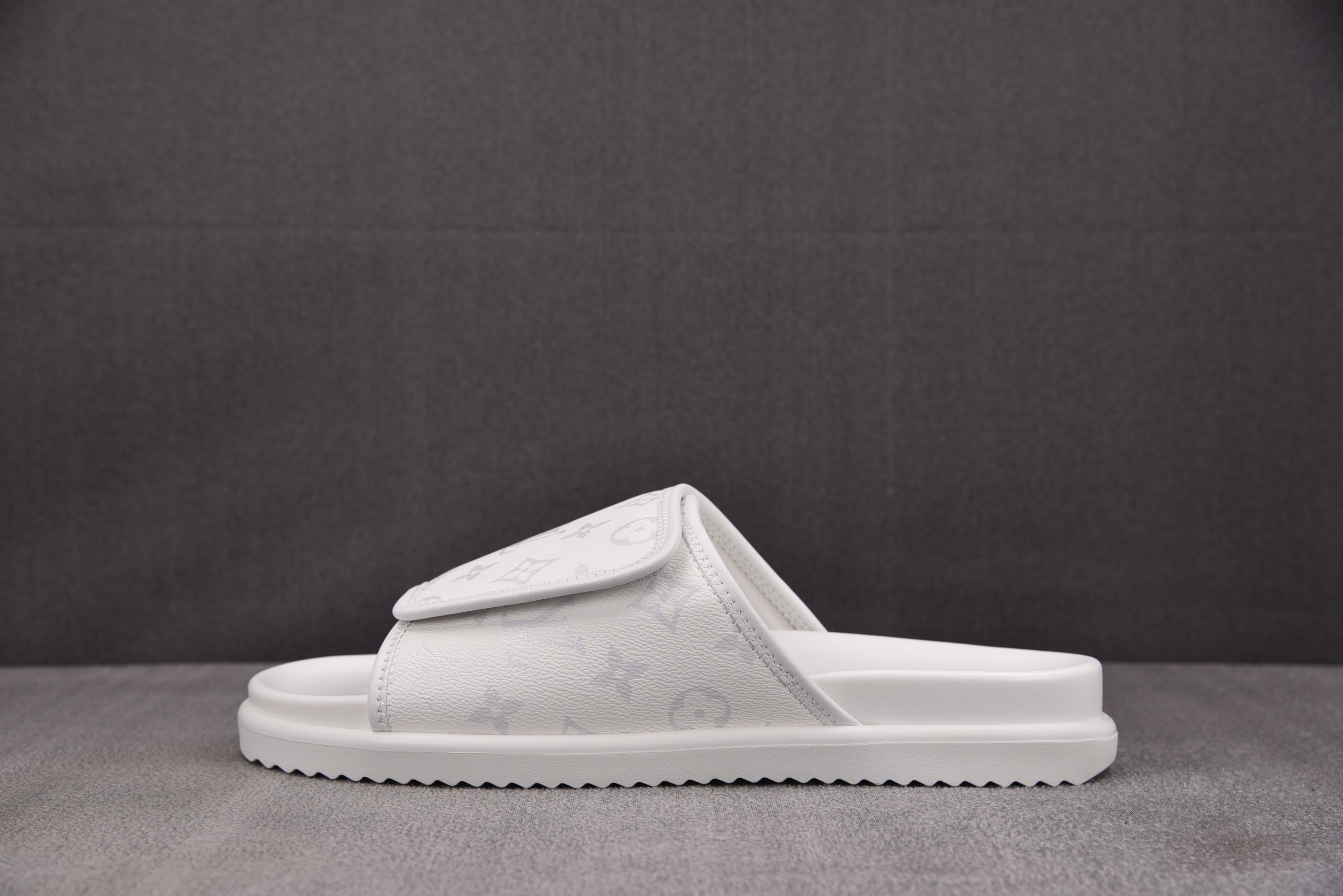 【BQ】루이비통 마이애미 슬리퍼 화이트