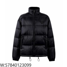 [잔디집2] 프라다 삼각 패치 블랙 패딩