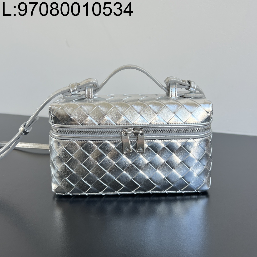 징 팩토리 보테가베네타 뱅뱅 배니티 케이스 789109 22*12.5*5cm 실버 베이직