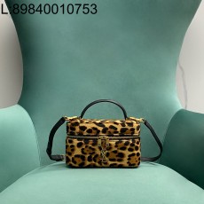 Pomegrante 생로랑 램스킨 소재의 GABY 베니티 백 미니 766731 표문 18.5*6.5*11.5cm