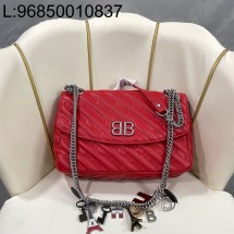 [dxg] 발렌시아가 모노그램 자수 퀼팅 백 레드 양가죽