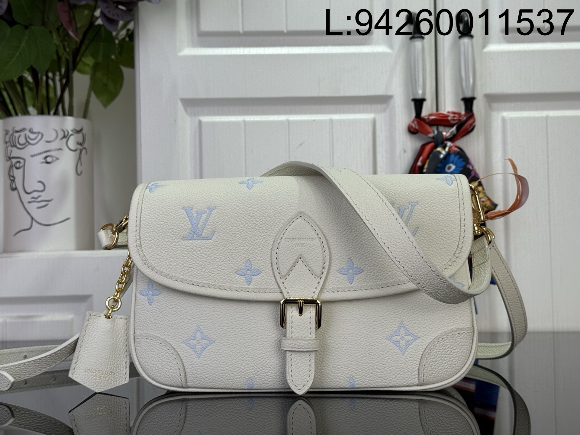 [88factory] 루이비통 다이앤 M28054 15*9*24cm 아이보리 블루