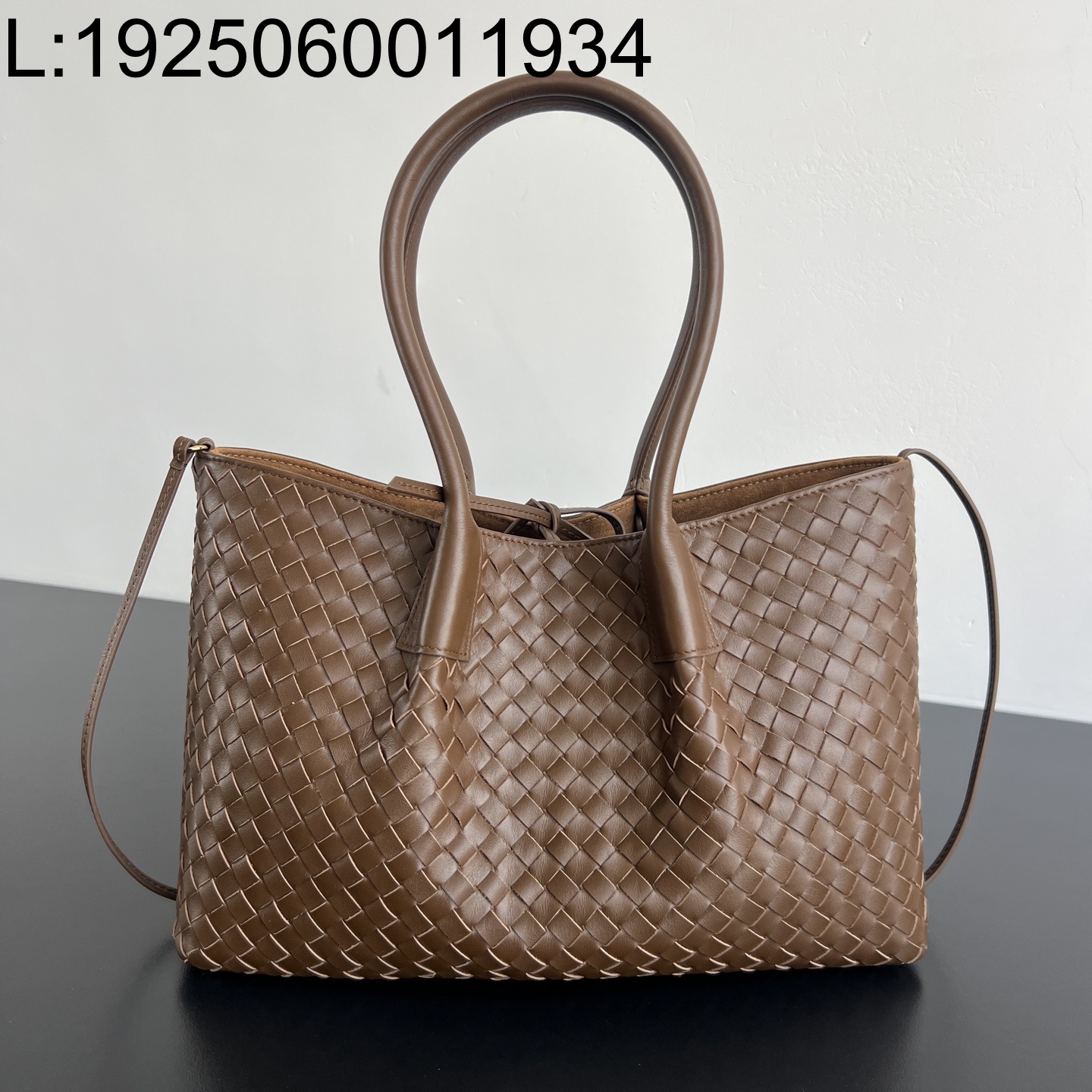 징 팩토리 보테가베네타 피나코테카 854371 34*20*14cm 파인콘 폰단트