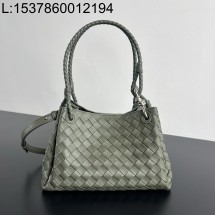 징 팩토리 보테가베네타 파라슈트 835921 29.5*18.5*17.5cm 피클