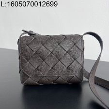 징 팩토리 보테가베네타 디아고 795637 22.5*16.5*5.5cm 폰단트