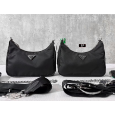 [사슬공장2] 프라다 리에디션 2005 리나일론 앤 사피아노 레더 백 참 블랙