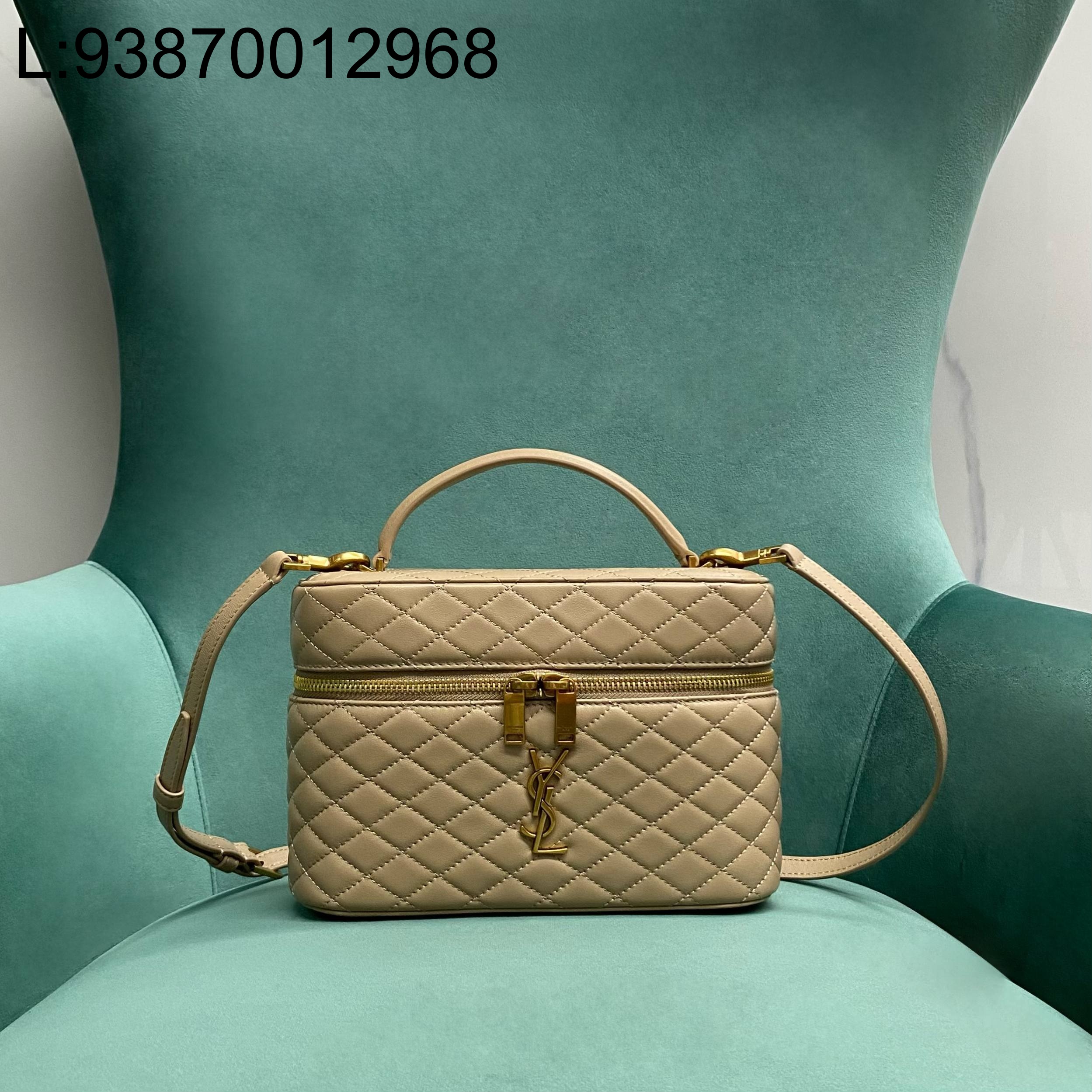 Pomegrante 생로랑 램스킨 소재의 GABY 라지 배니티 백 851572 22.5*8*15cm 베이지