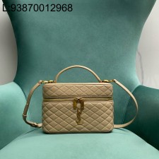 Pomegrante 생로랑 램스킨 소재의 GABY 라지 배니티 백 851572 22.5*8*15cm 베이지