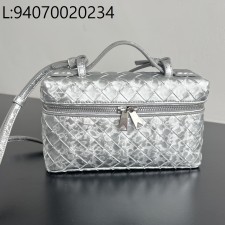 징 팩토리 보테가베네타 뱅뱅 배니티 케이스 789109 22*12.5*5cm 빈티지 실버