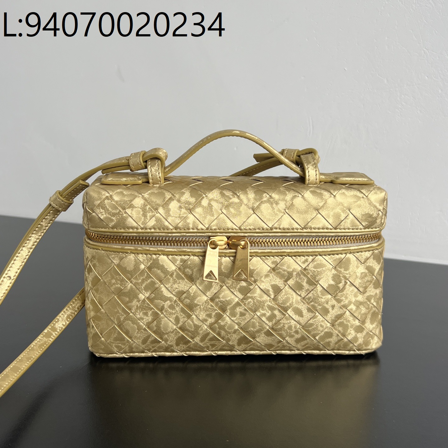 징 팩토리 보테가베네타 뱅뱅 배니티 케이스 789109 22*12.5*5cm 빈티지 골드