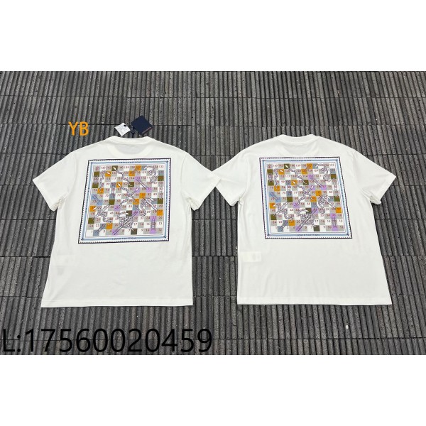 [잔디집2] 루이비통 뒷면 스퀘어 스카프 프린트 반팔티 화이트