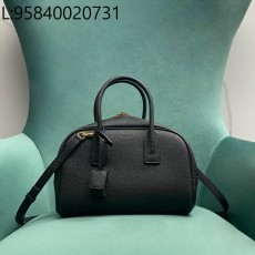 Pomegrante 생로랑 삭 드 주르 보스턴 그레인드 레더 스몰 블랙 851694 27*18*15cm