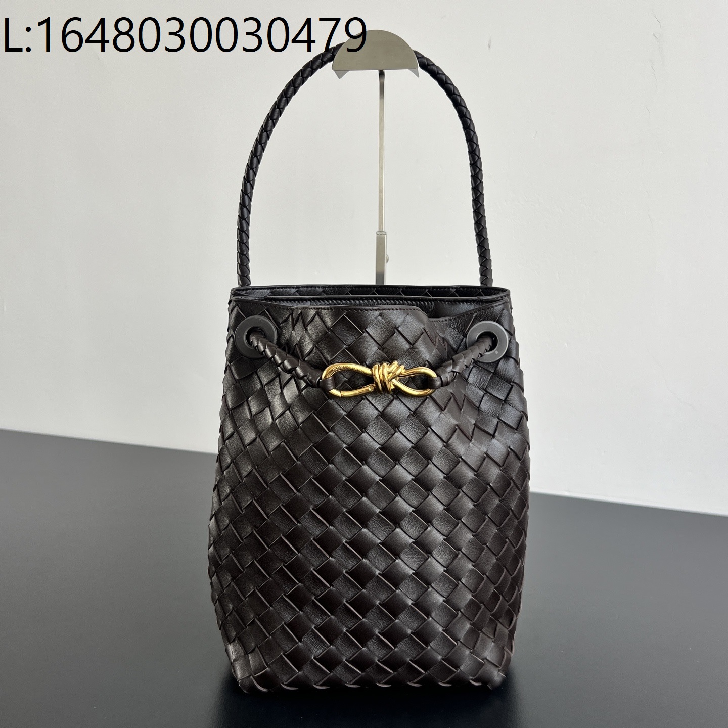 징 팩토리 보테가베네타 스몰 안디아모 버킷 폰단트 855759 25*18.5*11cm