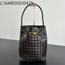 징 팩토리 보테가베네타 스몰 안디아모 버킷 폰단트 855759 25*18.5*11cm