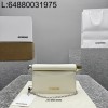 [카타공장, kata공장] 자크뮈스 라 포쉐트 론드 까레 테이크아웃 클러치 화이트 20*7*14cm 금장 양가죽