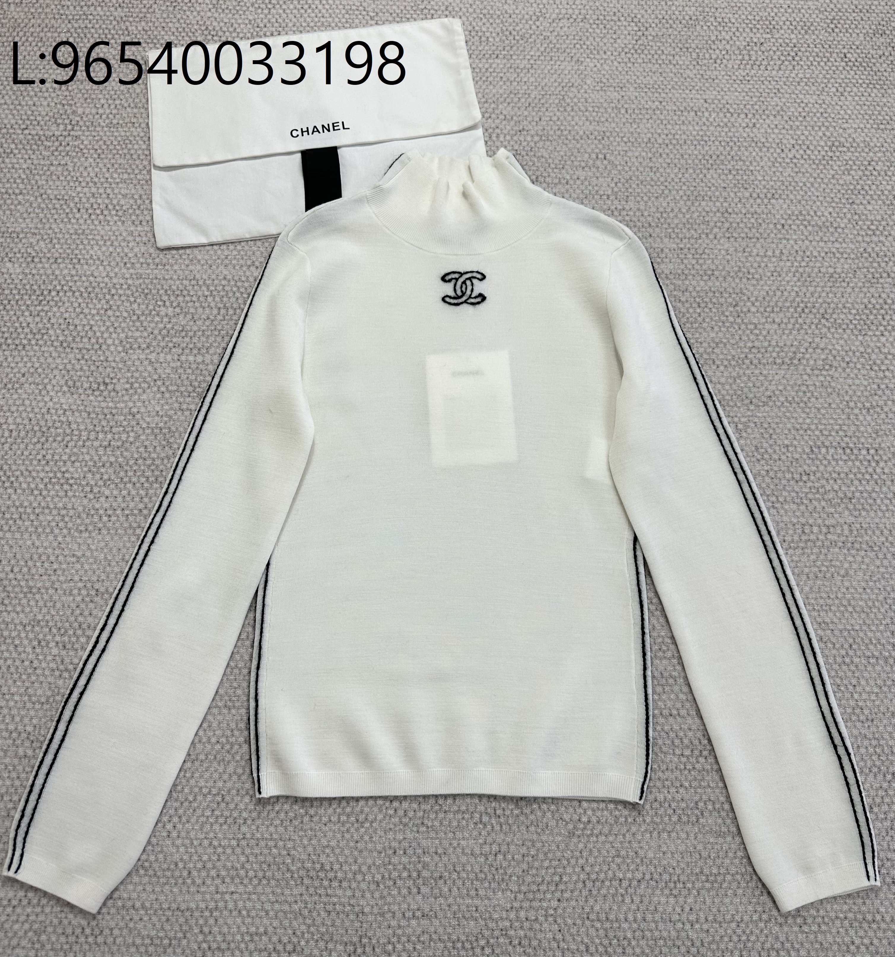 [타지아공장(tj공장) -여성전용] 샤넬 CC로고 반하이넥 울 니트 화이트