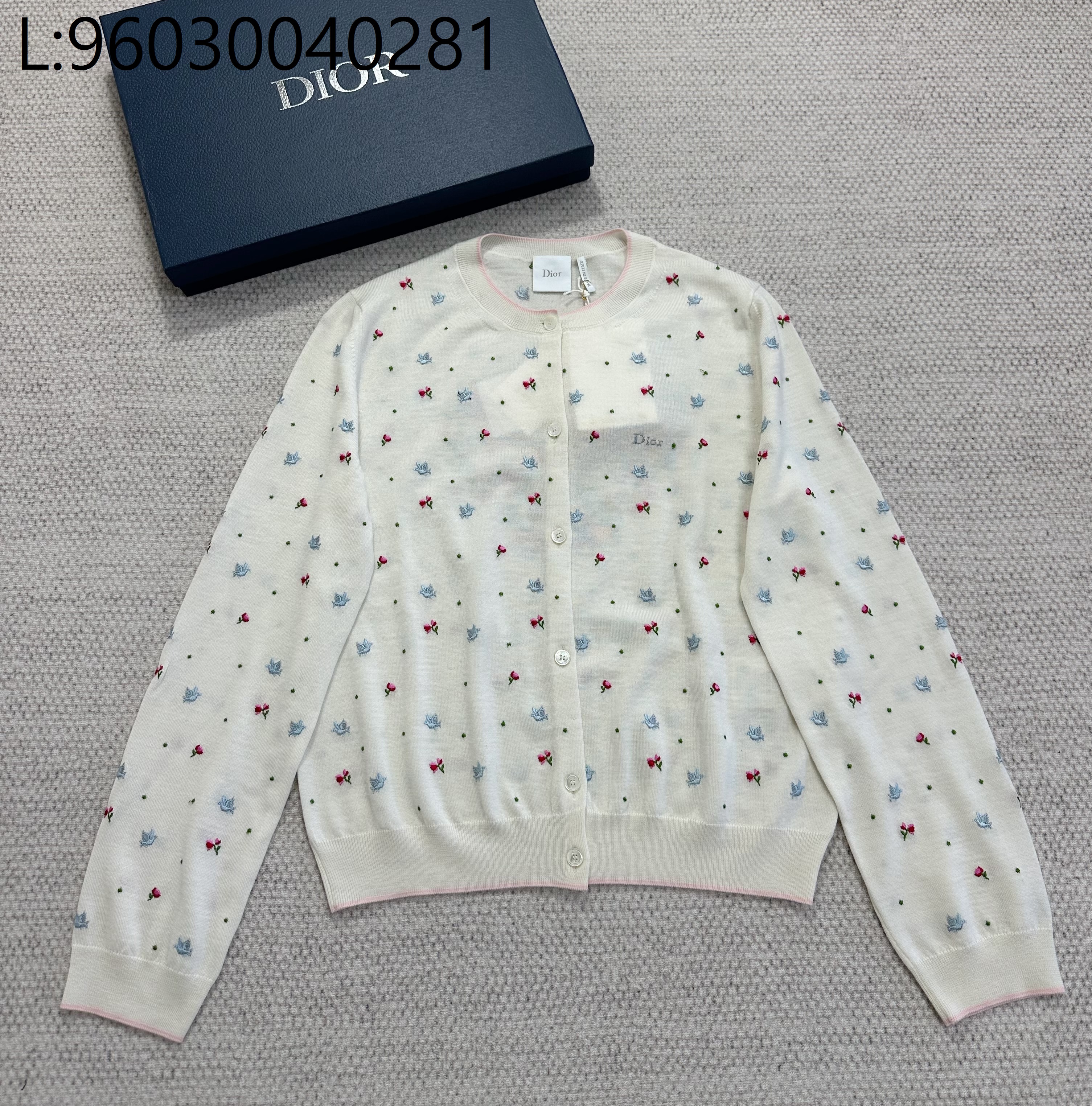 [타지아공장(tj공장) -여성전용] 디올 버드 하트 플라워 자수 가디건 아이보리