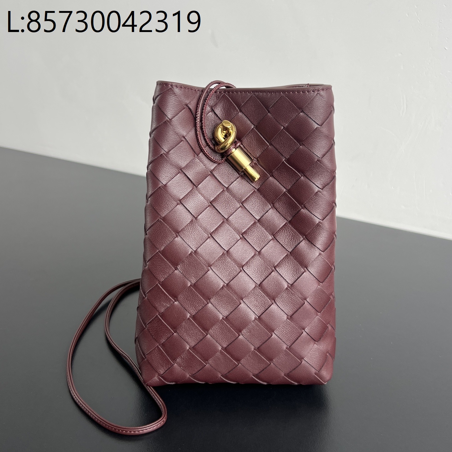 징 팩토리 보테가베네타 안디아모 휴대폰 파우치 843890 21.5*14*7cm 딥 마호가니